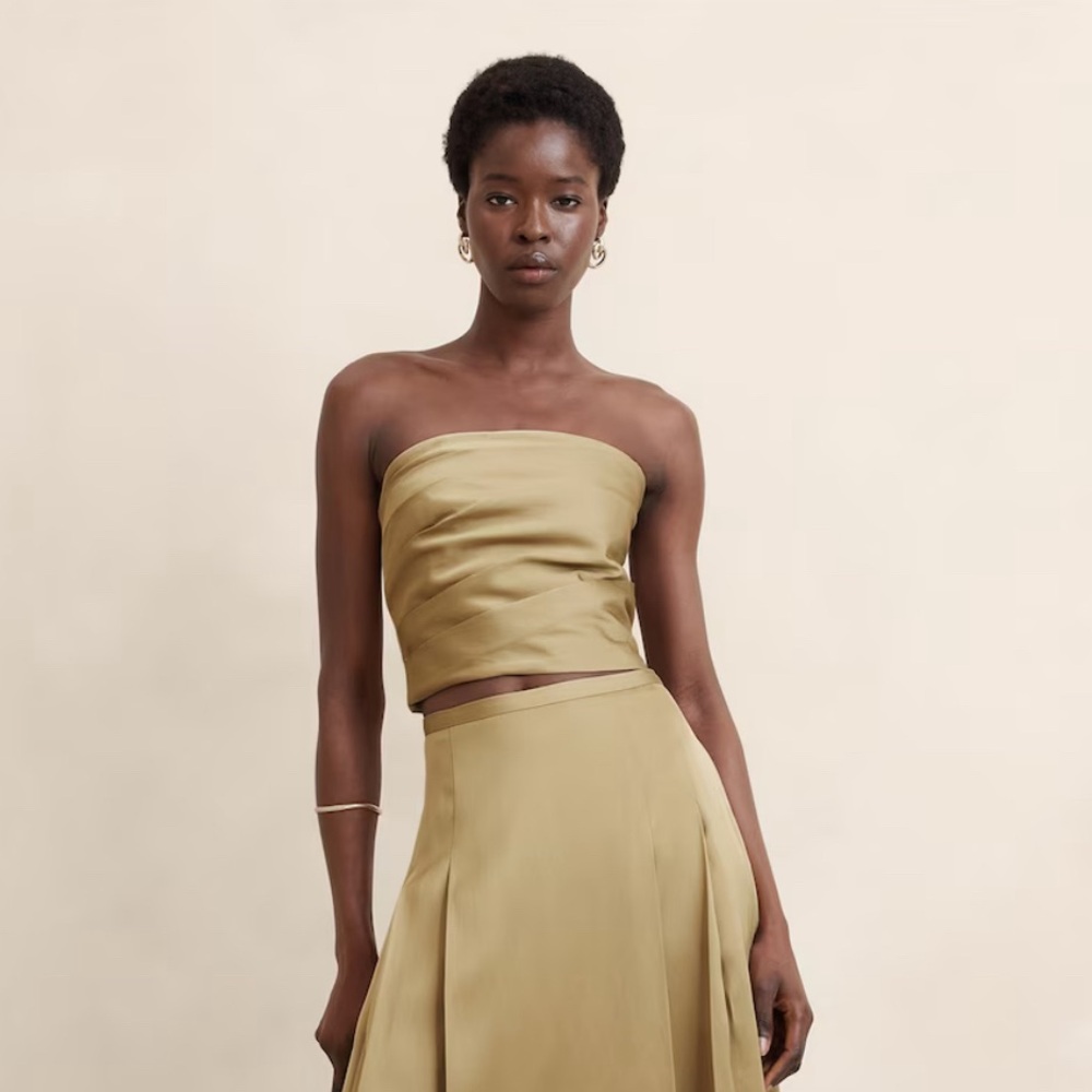 NWT. Size 6. Banana Republic Tan Satin Cropped Top. Straps included.